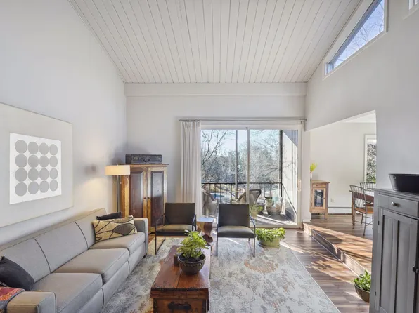 6085 Lincoln Dr APT 321, Edina, MN 55436