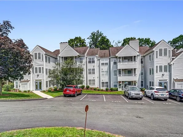 1 Forest Glen Cir #17, Middletown, CT 06457