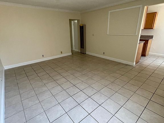 2nd image of 215 N New Ave #A
