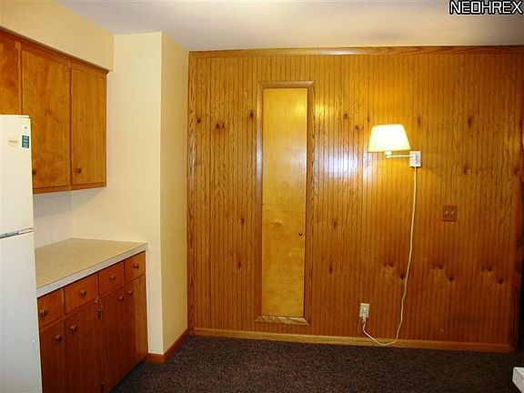 4th image of 130 Pearl St