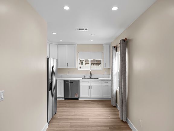 3rd image of 1165 Stanford St APT 1