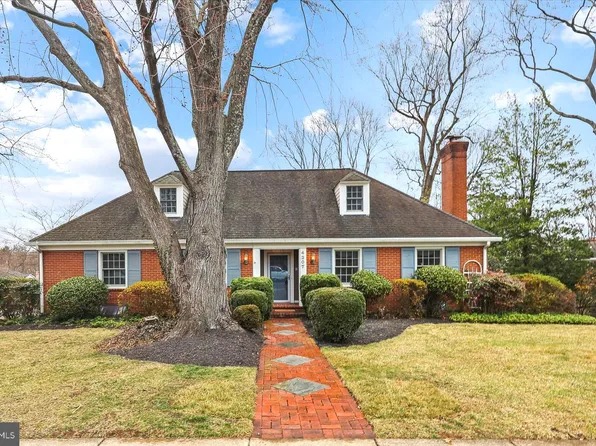 4207 40th St N, Arlington, VA 22207