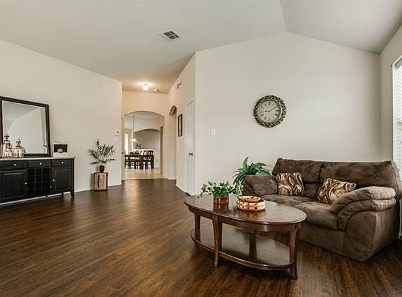 4th image of 2751 Triple Crown Ln