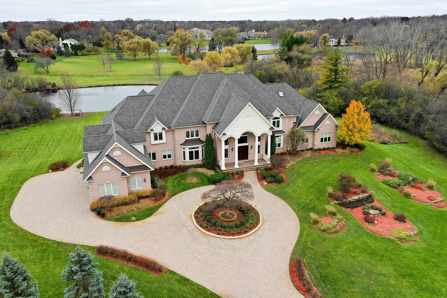 413 Caesar Dr photo 1
