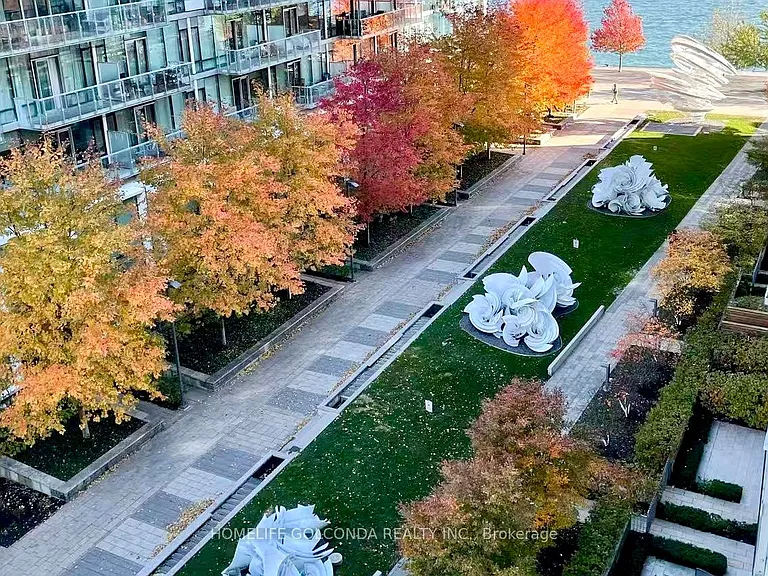 29 Queens Quay E #624 — Photo 2