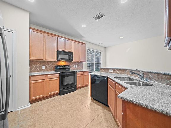 5th image of 23331 W Pine Ivy Lane