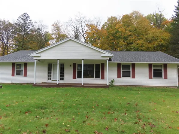 7934 Glenbrook Dr, Baldwinsville, NY 13027