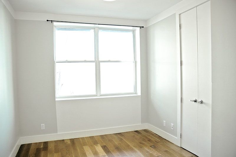 2nd image of 100 Diamond St APT 2R