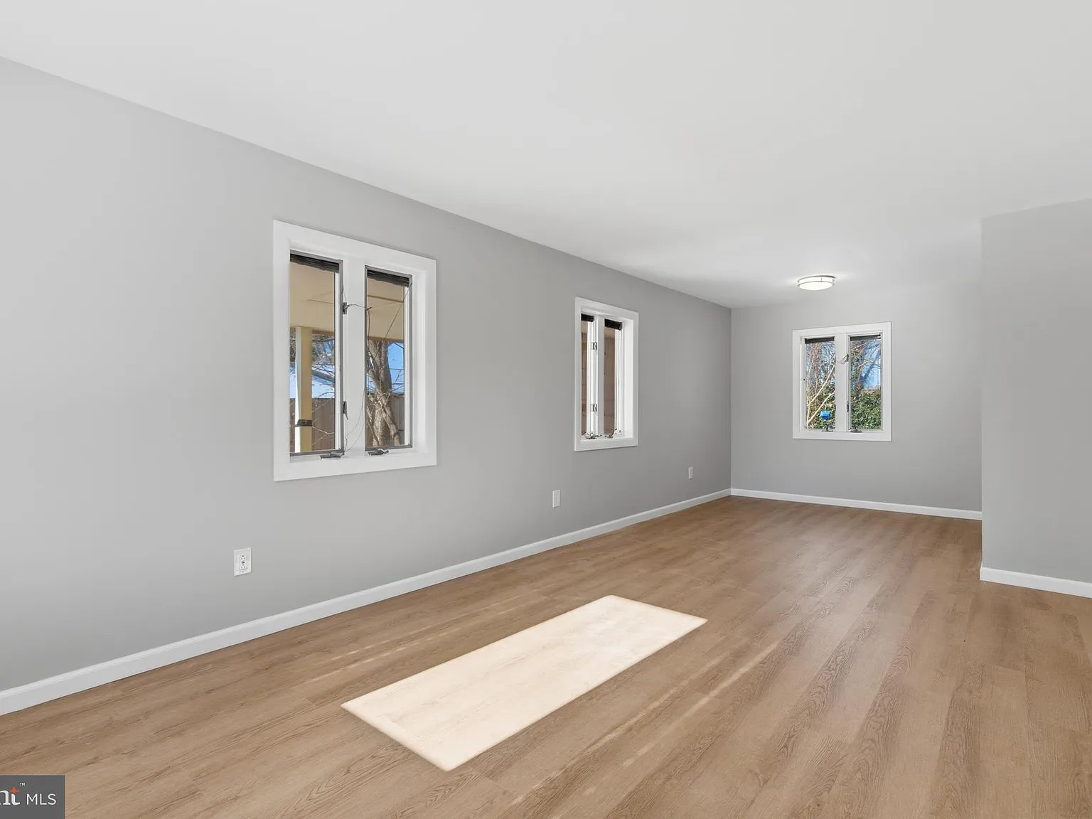 3 bed, 1197 sqft, $3,200 — Photo 3