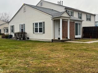 24350 Meadow Bridge Dr, Clinton Township, MI 48035