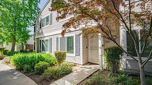 142 Village Ct Photo 1