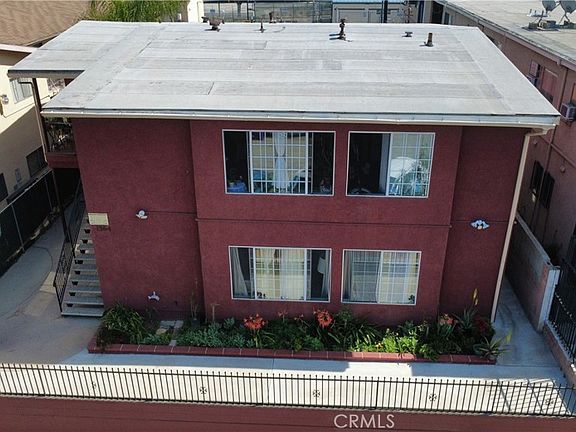 3rd image of 1564 Locust Ave