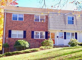 245 Unquowa Rd APT 132, Fairfield, CT 06824