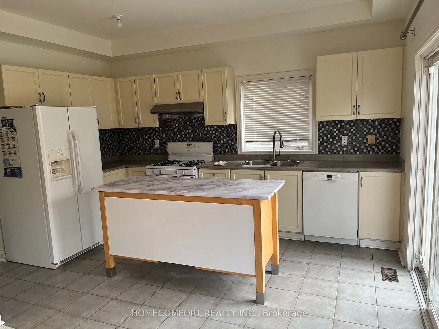 3 bed, $3,800 — Photo 4