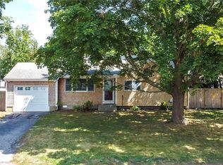 42 Potomac Rd, Portsmouth, RI 02871