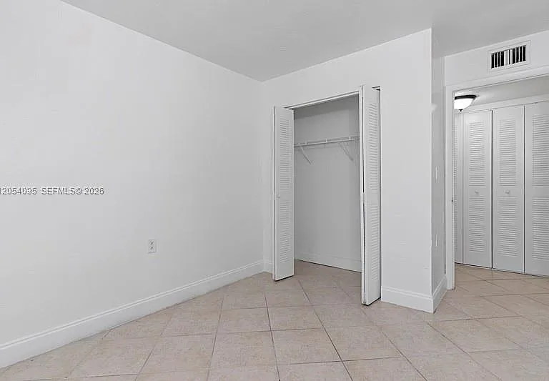 1201 Lake Victoria Dr #V — Photo 14