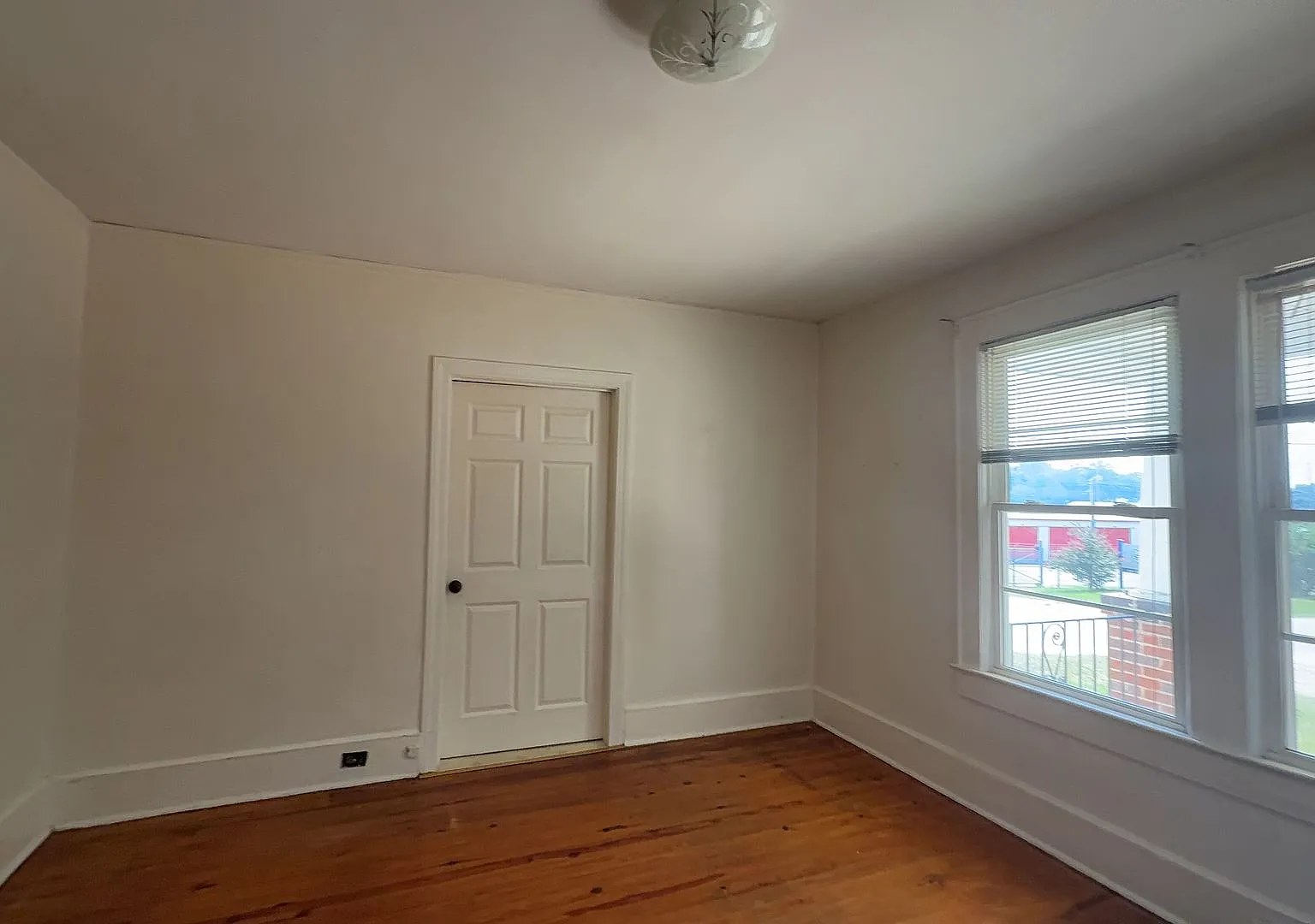 2 bed, 1300 sqft, $1,250 — Photo 3