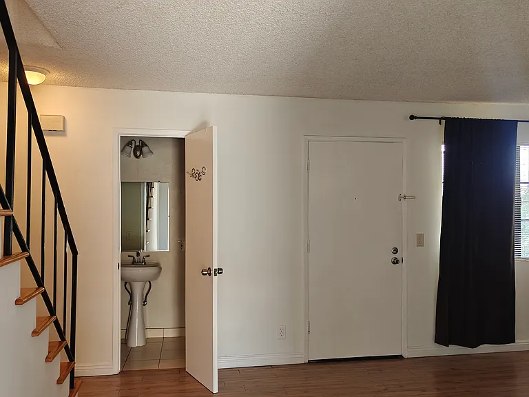 8280 Rush St — Photo 10