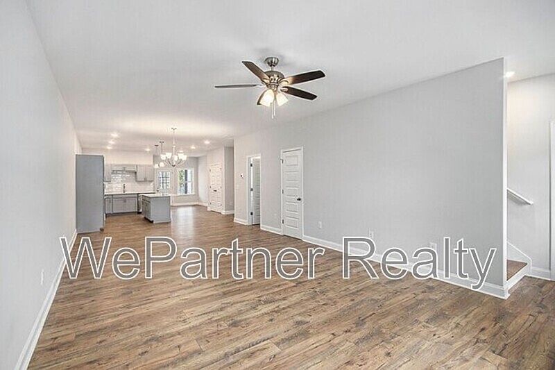 1st image of 114 Crest Pointe