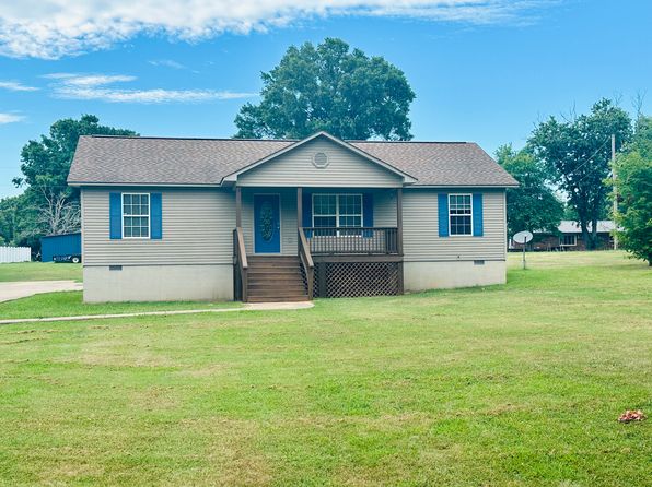 301 Dora Dr, Rogersville, AL 35652