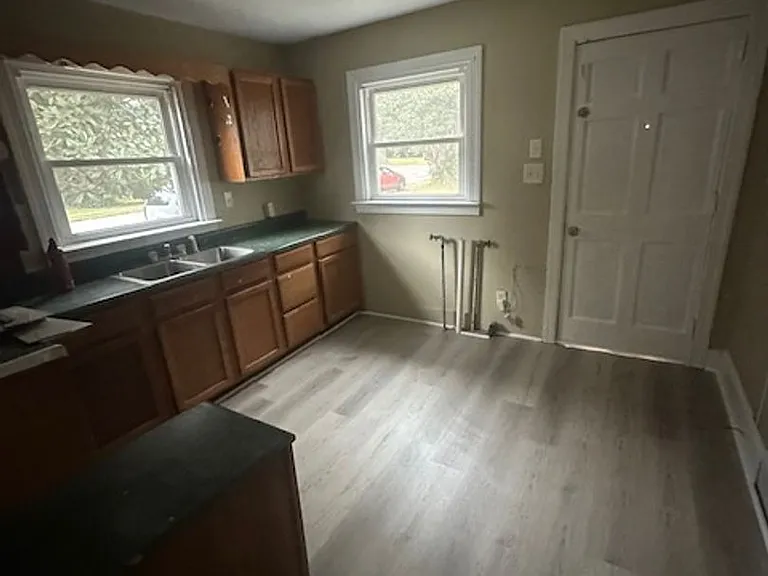 1323 N Independence St — Photo 4