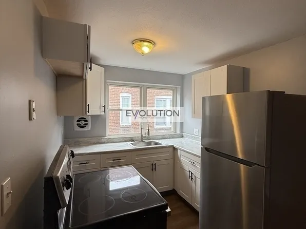 44 Standish St APT C1, Hartford, CT 06114