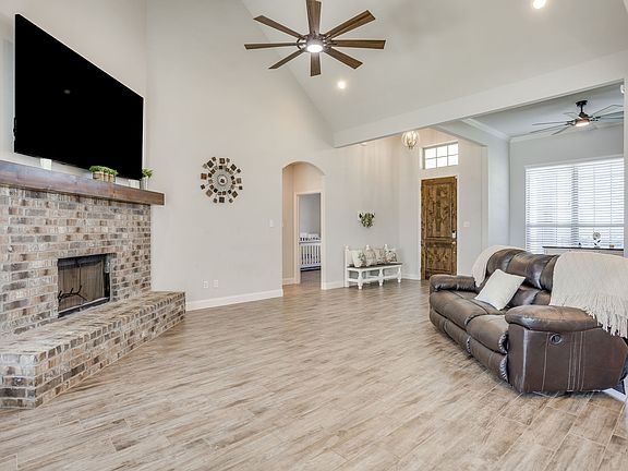 5th image of 120 Saddle Ridge Dr