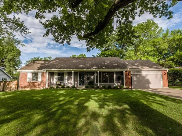 9708 Aberdeen St, Overland Park, KS 66206