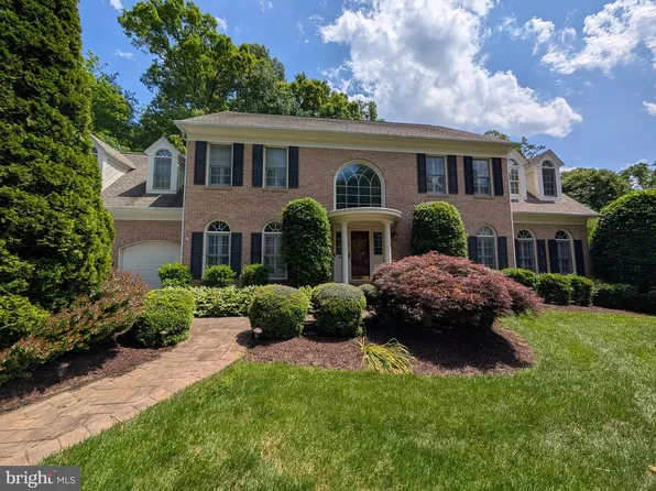 9105 Oak Chase Ct, Fairfax Station, VA 22039