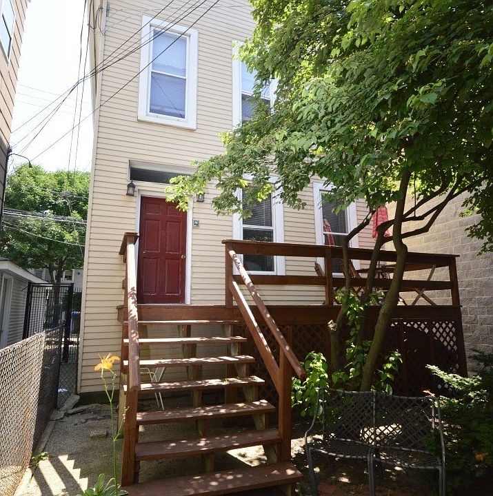 2nd image of 3043 N Racine Ave