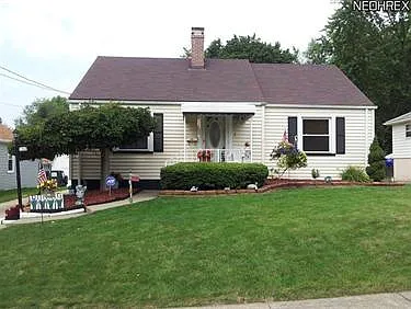 122 Erskine Ave photo 1