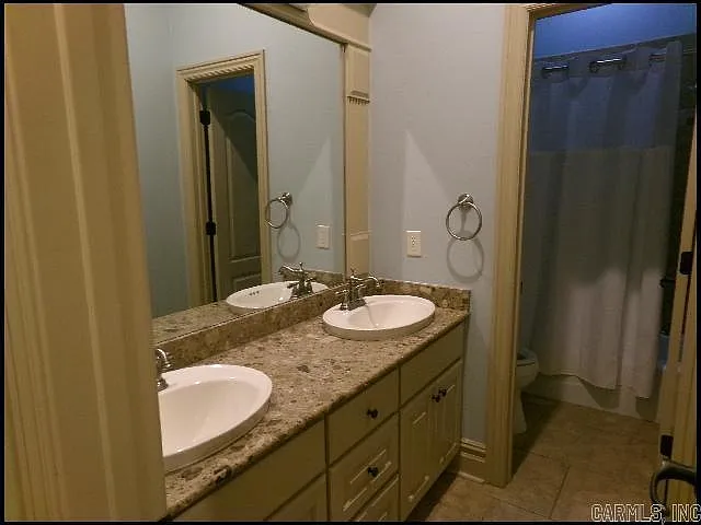 21 Commentry Dr — Photo 12