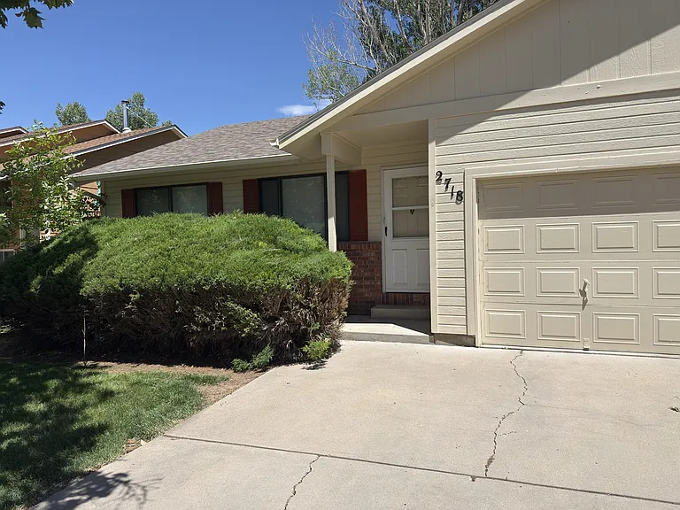 2718 Sagebrush Dr — Photo 1