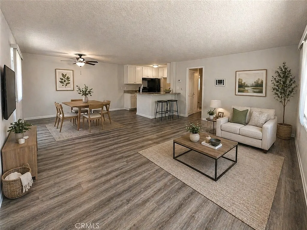 685 E Vista Chino — Photo 2