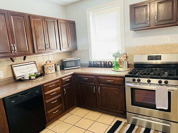 3rd image of 8342 Elmore Ave