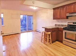 7705 60th St #3, Glendale, NY 11385