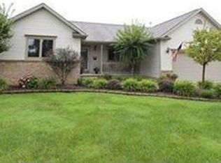 9695 Oxford Glen Dr, Mentor, OH 44060