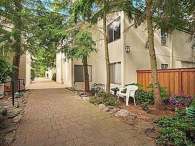 Beautifully landscaped Boardwalk to Unit