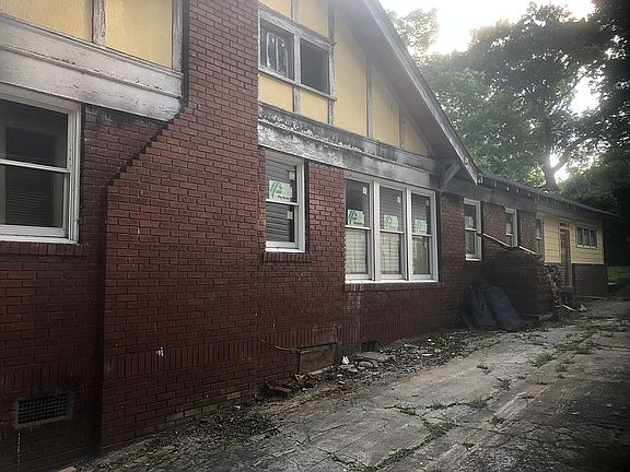 3rd image of 487 W Ontario Ave SW