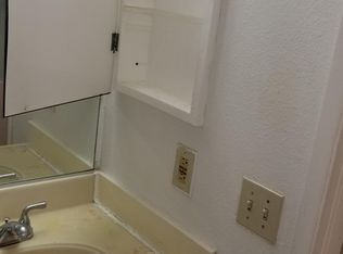 204 Grayson Way APT B, Upland, CA 91786