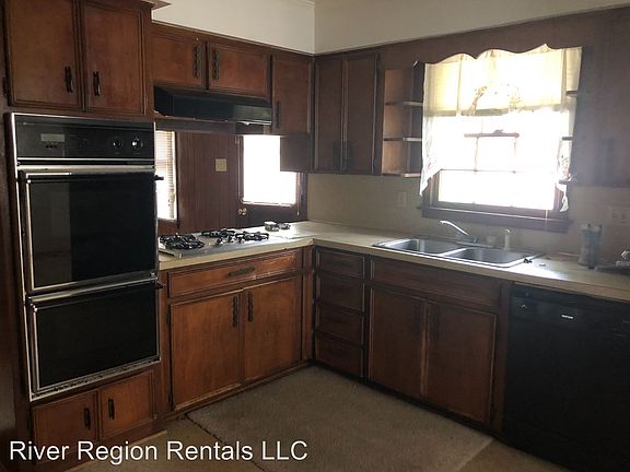 3rd image of 775 Forestdale Dr
