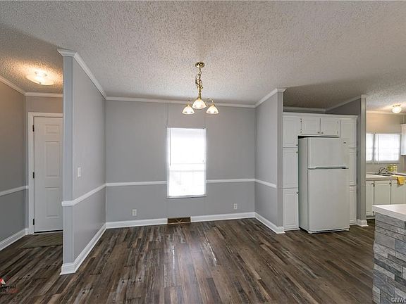5th image of 144 Pine Needle Dr