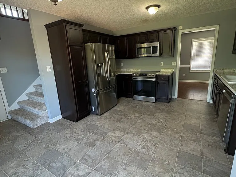 1317 Sunfield Dr — Photo 24