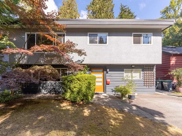 4482 Cove Cliff Rd, North Vancouver, BC V7G 1H6