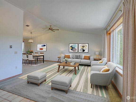 4th image of 2204 254th Street NW