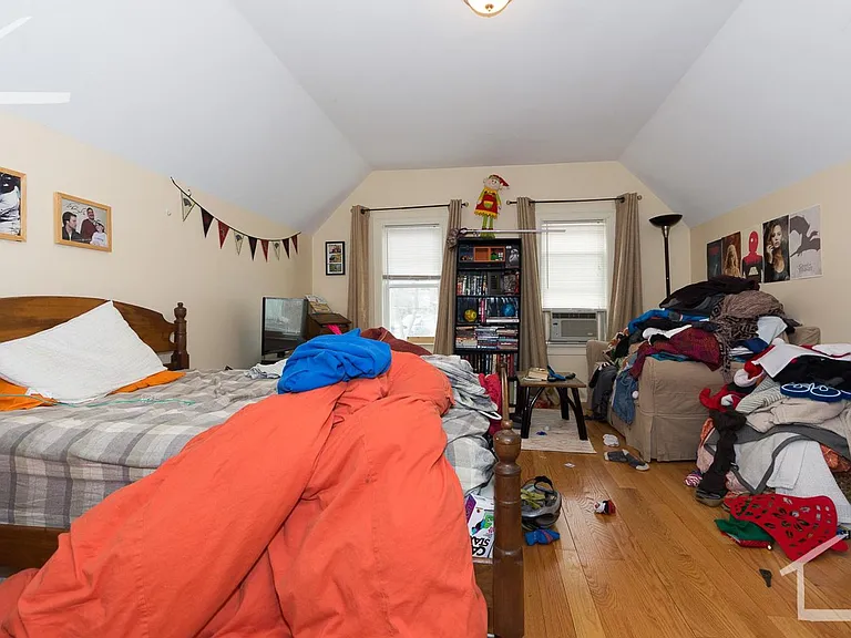 76 Brooks St #2B — Photo 3