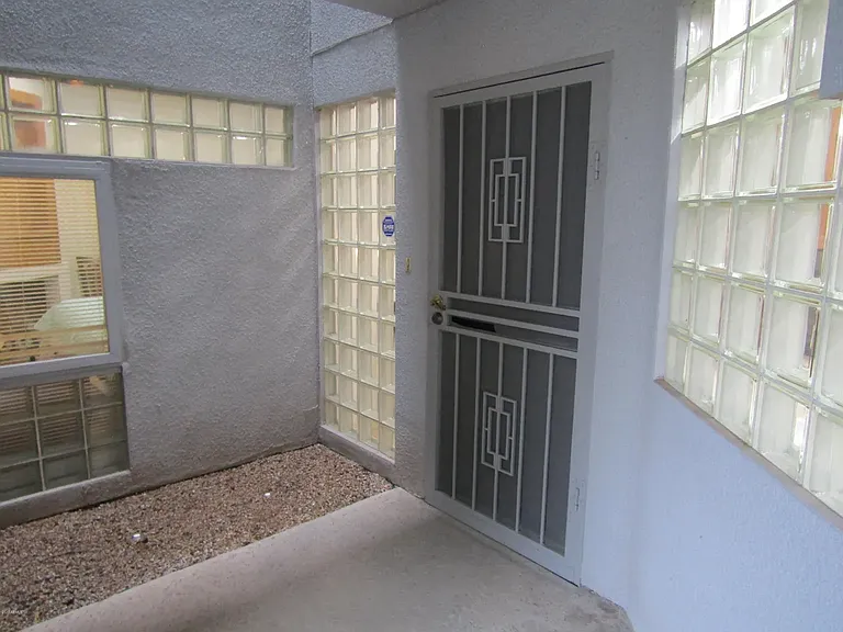 902 W Glendale Ave — Photo 7