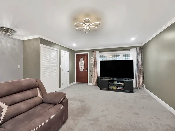 2008 East 52nd Street image 15 of 34