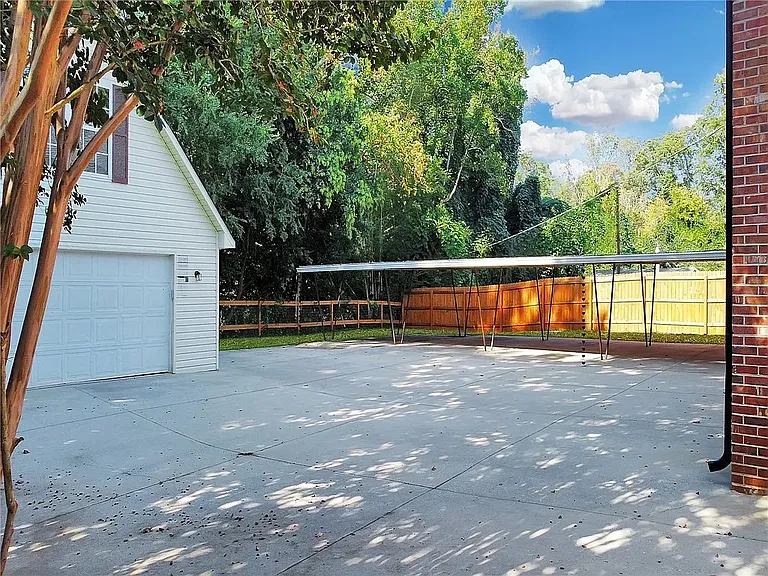 308 Farmington Rd — Photo 5
