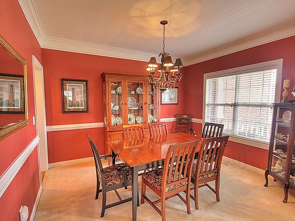 3rd image of 210 Castles Gate Dr